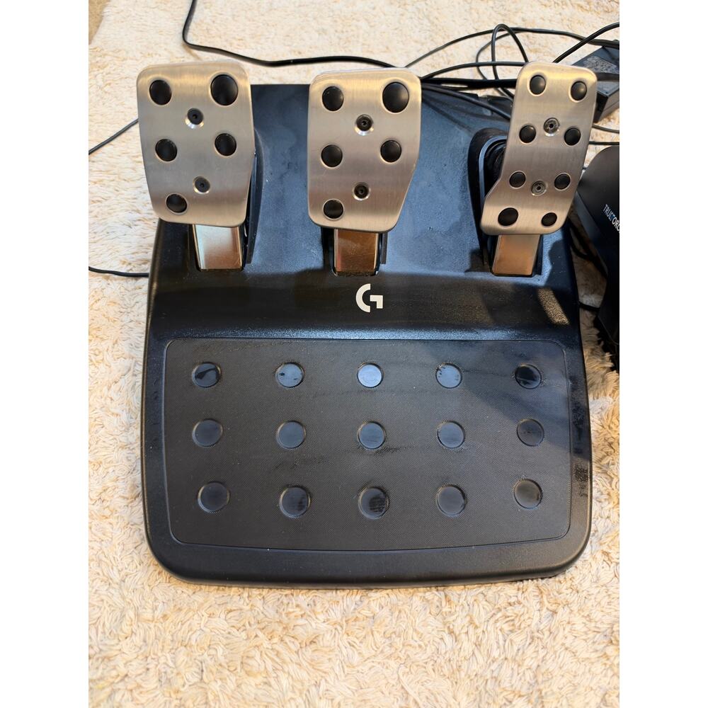 Logitech G923 Racing Wheel & Pedals With All Wires/Connectors - Picture 4 of 4
